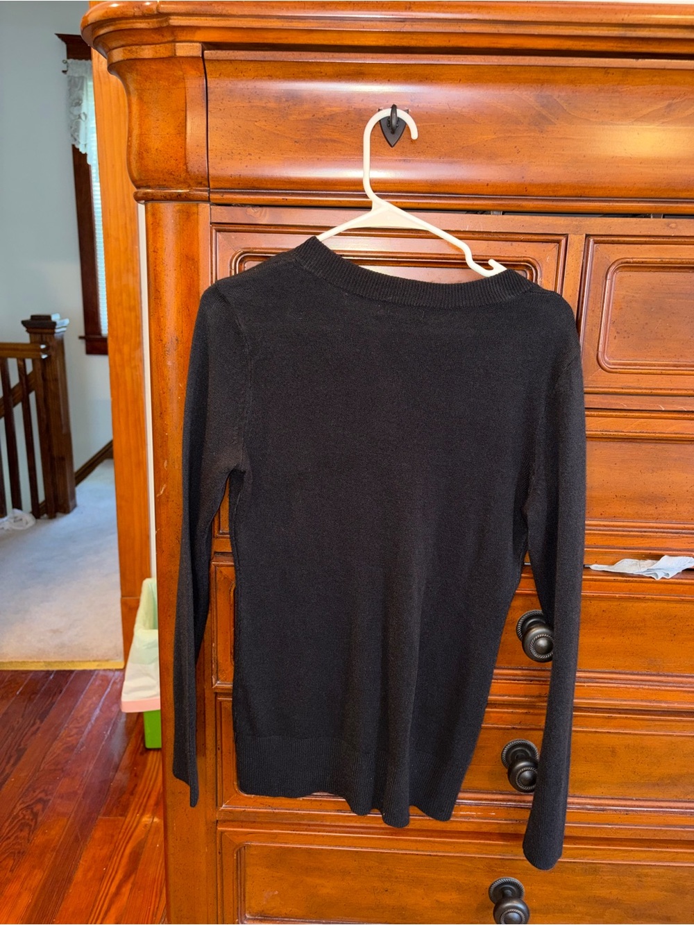 New York & Company Black V-Neck Sweater Size Small NWT 100% Acrylic - Picture 2 of 6